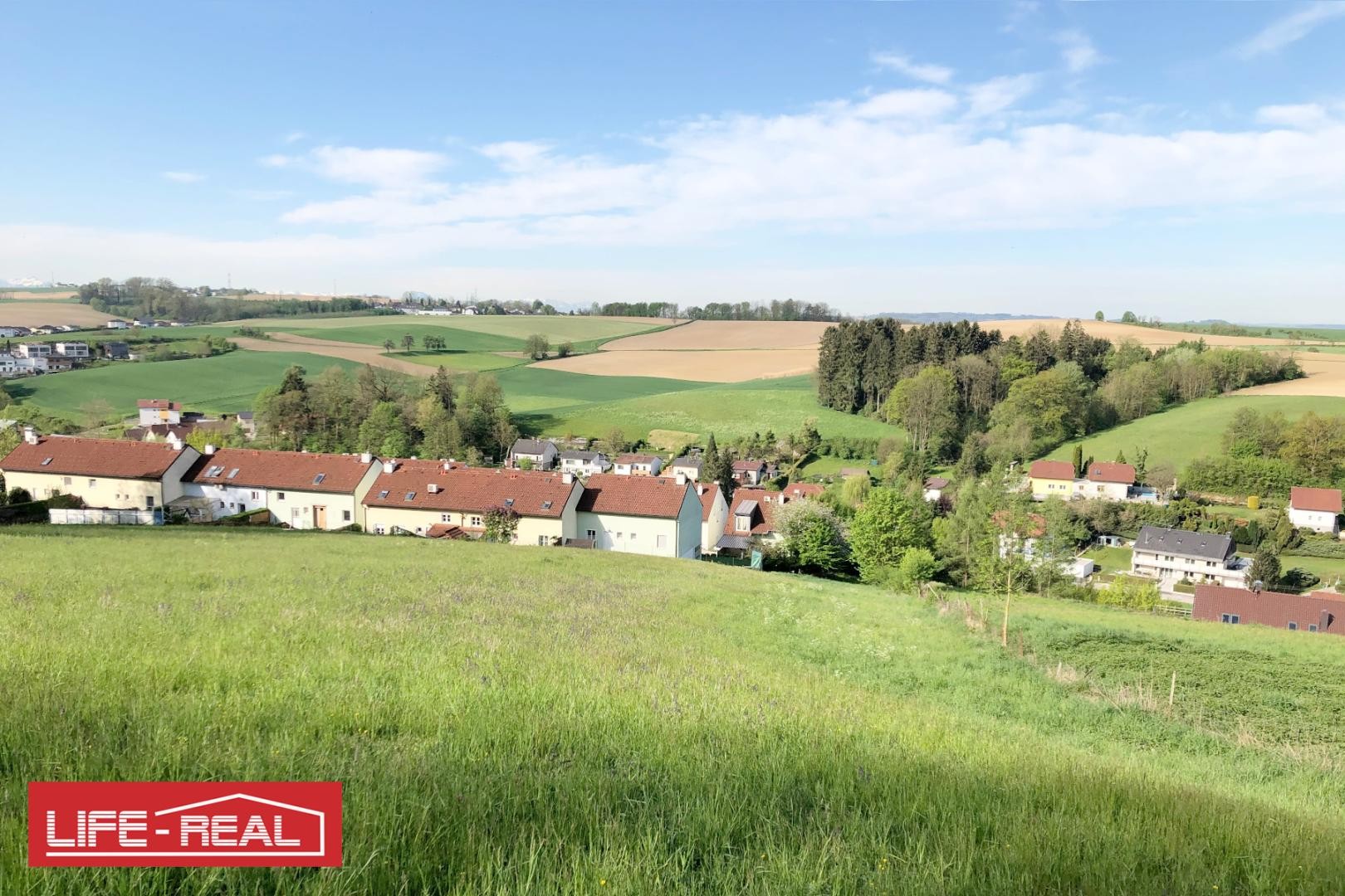 schöne, große landwirtschaftliche Nutzfläche in der Gemeinde Wilhering