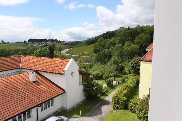 Stadtnahe, naturnahe, Wohlfühlwohnung in Lichtenberg mit Balkon