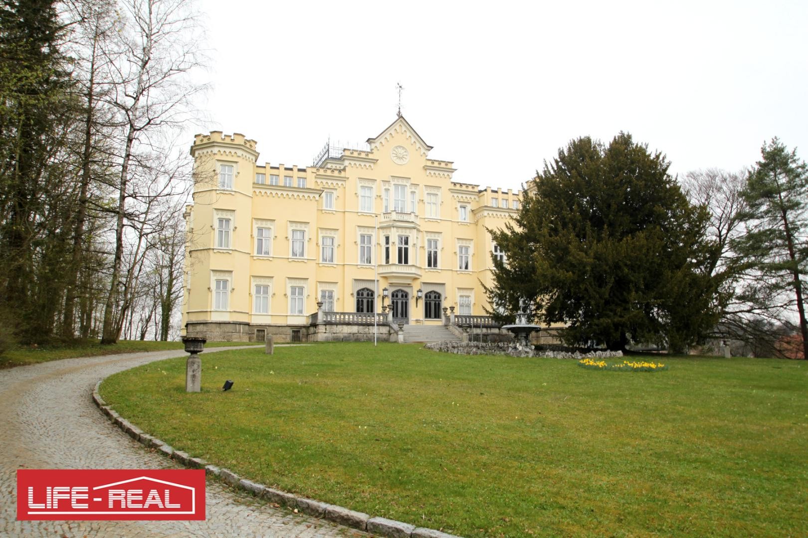 tolle Garconniere direkt im Schloss Voglsang incl. Heizung, Abstellplatz und Park