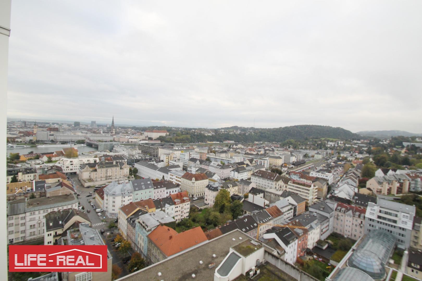 Mietwohnung mit herrlichem Ausblick in Linz/Urfahr Jetzt mit VIDEOBESICHTIGUNG auf www.LIFE-REAL.at