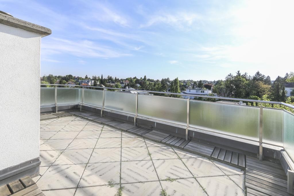 Thomas Immobilien - 2-geschoßige Maisonette im DG mit 34 m² Dachterrasse